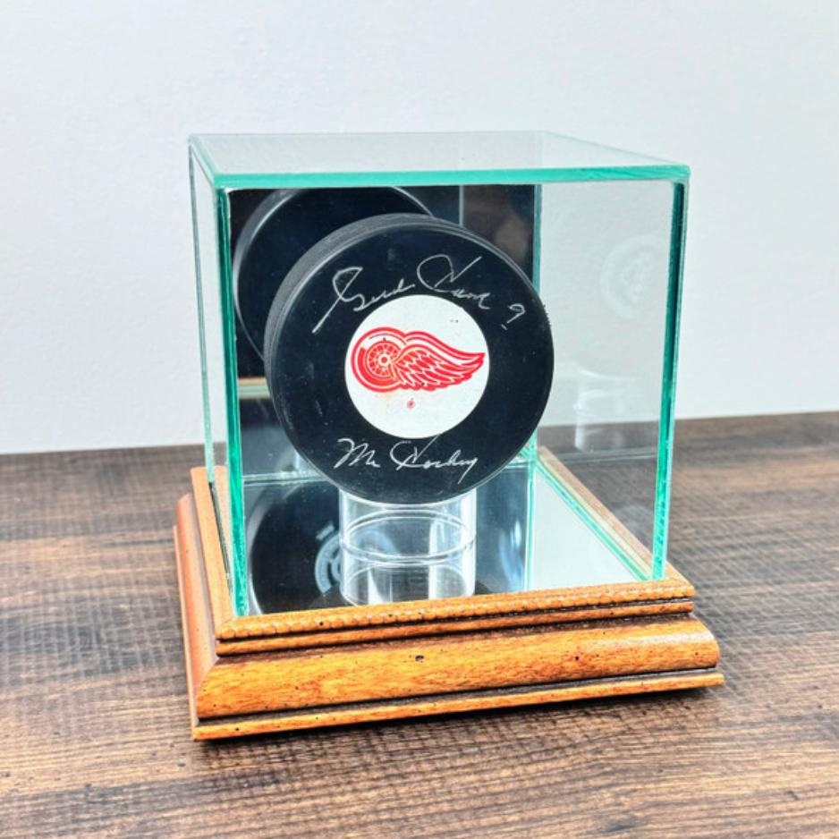Real Glass Single Puck Display Case Holder UV Protection NHL Walnut Wood